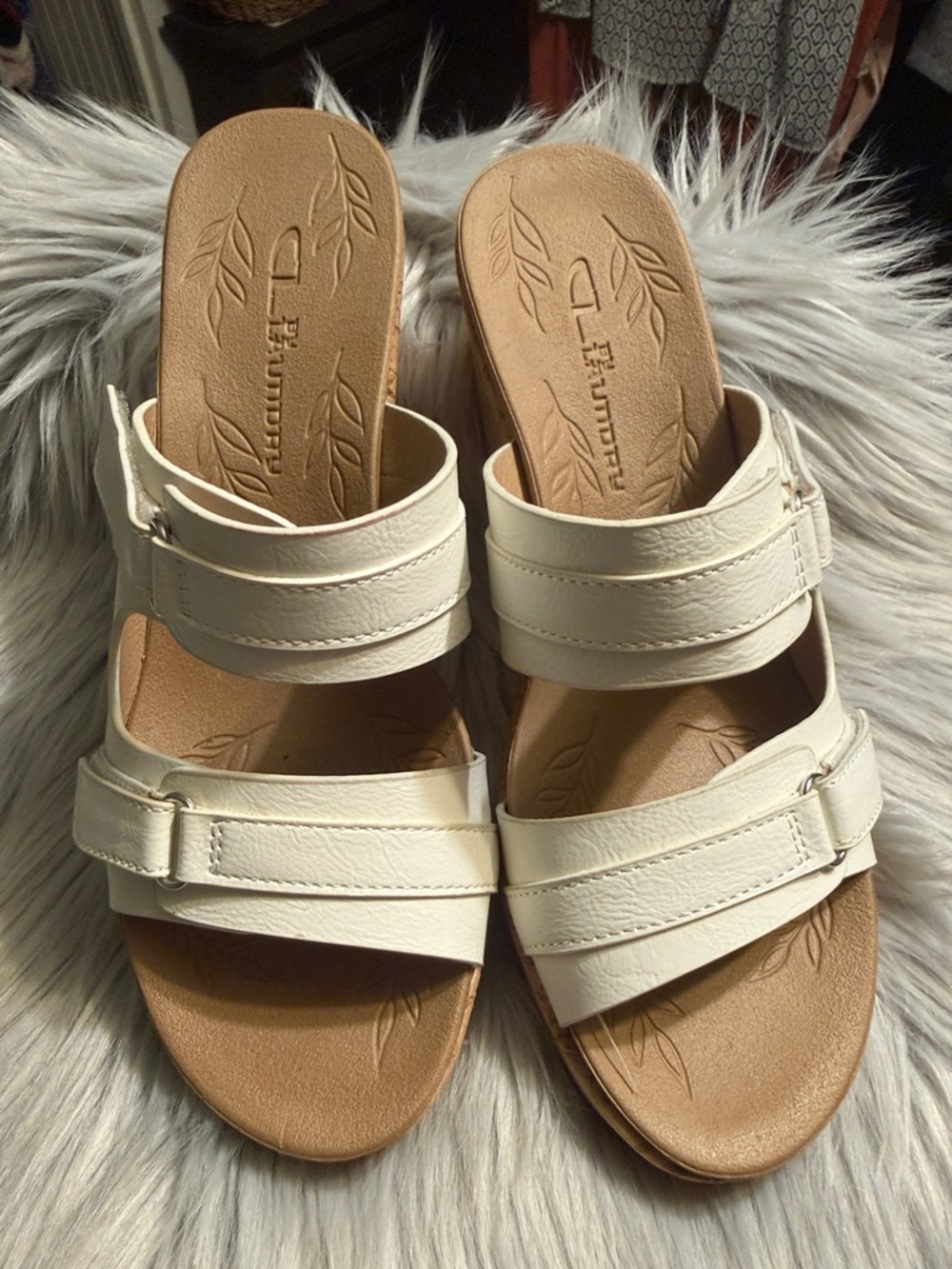 CL by Laundry White Double-Strap Slide Sandals with Tan Footbed size 6.5